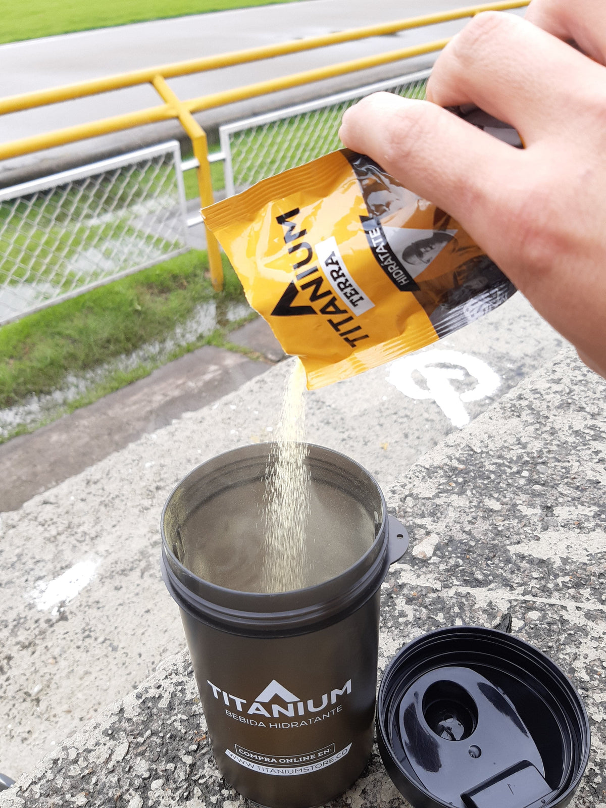 Electrolitos en Polvo TERRA, Caja x 12/25, Sabor Mandarina